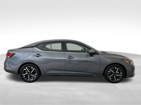 Used 2025 Nissan Sentra SV FWD image 7