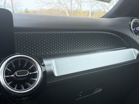 New 2026 Mercedes-Benz GLB 250 4MATIC image 35