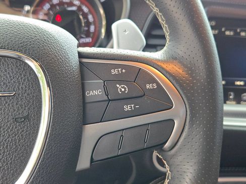Used 2015 Dodge Challenger SRT Hellcat RWD image 20