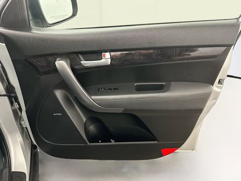 Used 2014 Kia Sorento LX w/ Touring Package (LX) image 34