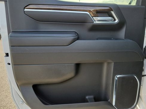 Used 2023 GMC Sierra 1500 Elevation image 11