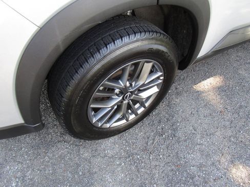 Used 2024 Nissan Rogue S AWD/4WD image 33