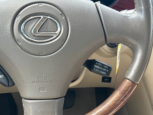 Used 2002 Lexus ES 330 FWD image 16