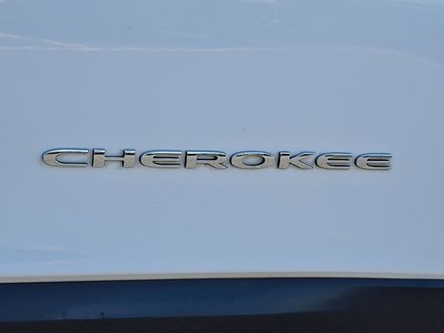 Used 2020 Jeep Cherokee Limited AWD/4WD image 29