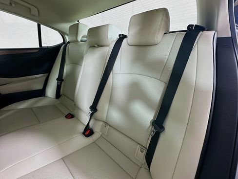 Certified 2025 Lexus ES 350 w/ Premium Package image 23