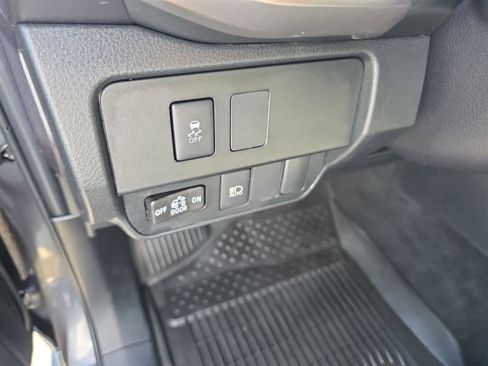 Used 2022 Toyota Tacoma SR5 AWD/4WD image 25