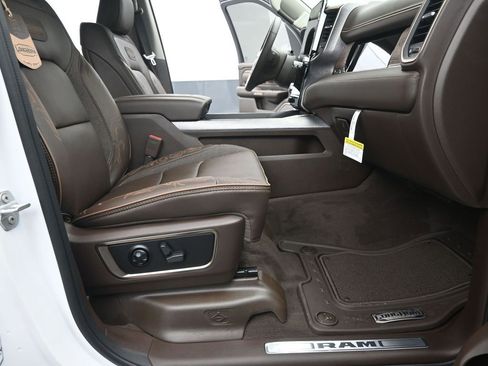 New 2025 RAM 1500 Limited image 18