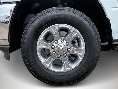 Used 2024 RAM 2500 Big Horn AWD/4WD image 35