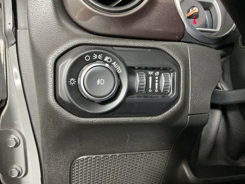 Used 2019 Jeep Wrangler Unlimited Sport image 19