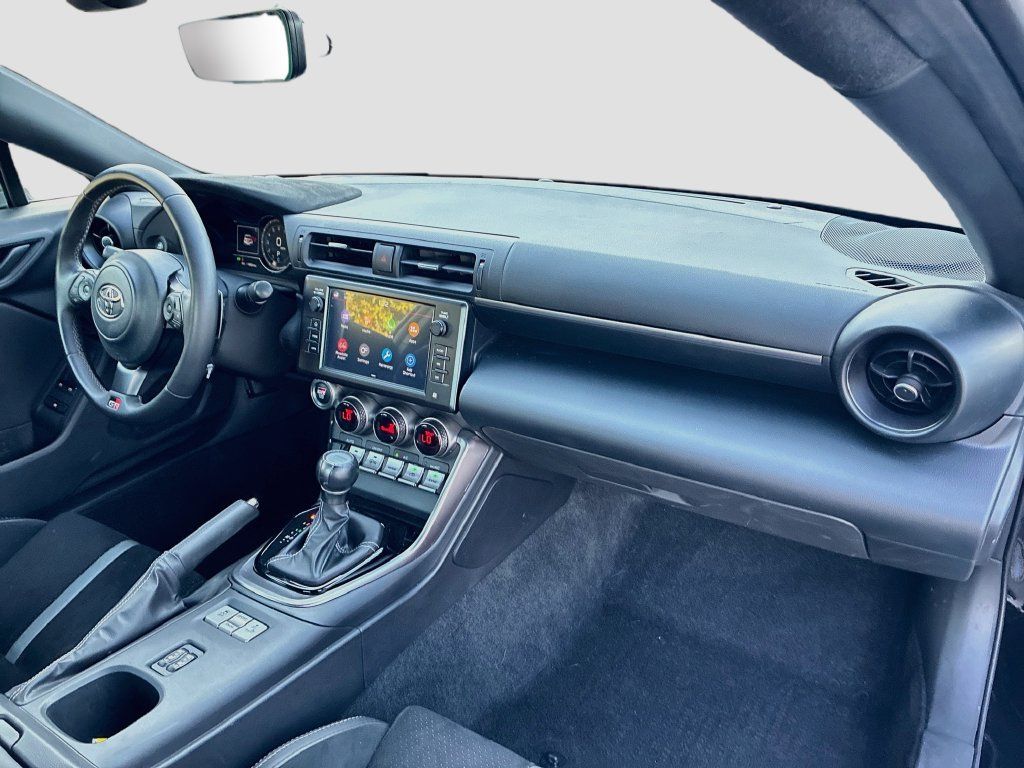 Used 2025 Toyota GR86 Premium w/ ALL Weather Mat Package (TMS) RWD image 27