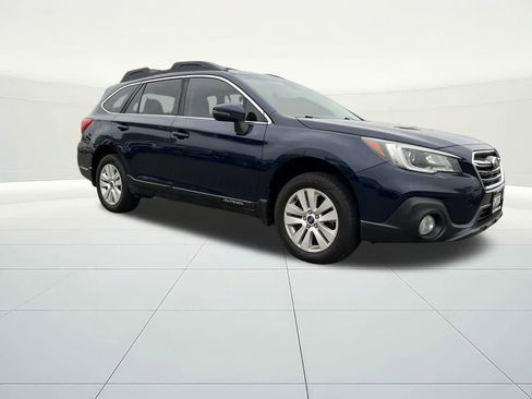 Used 2018 Subaru Outback 2.5i Premium image 6