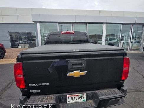 Used 2015 Chevrolet Colorado Z71 AWD/4WD image 9