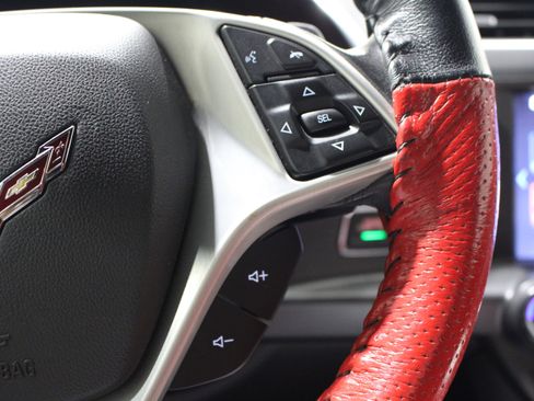 Used 2014 Chevrolet Corvette Stingray Coupe image 12