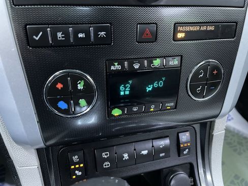 Used 2011 Chevrolet Traverse LTZ image 24