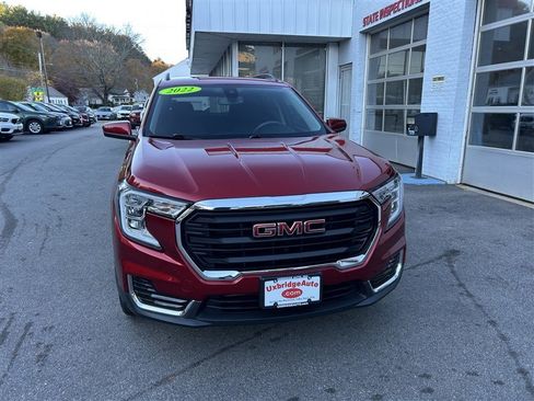Used 2022 GMC Terrain SLE w/ Driver Convenience Package image 4