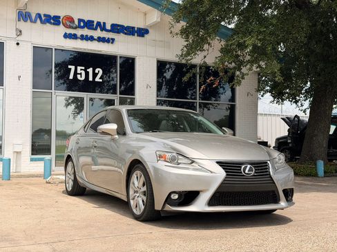 Used 2016 Lexus IS 200t RWD image 1