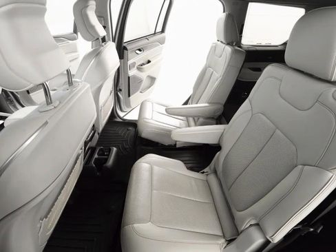 Used 2022 Jeep Grand Cherokee L Overland w/ Advanced Protech Group III image 32