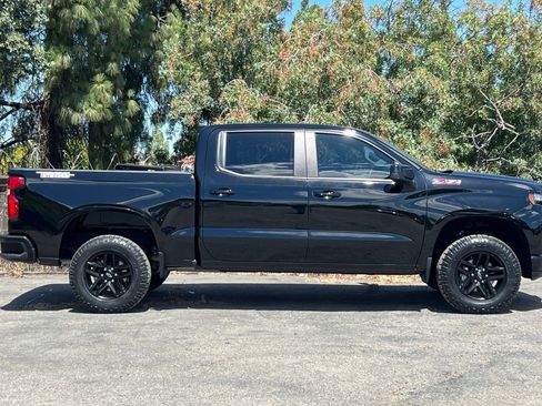 Used 2021 Chevrolet Silverado 1500 LT Trail Boss w/ Convenience Package II AWD/4WD image 3