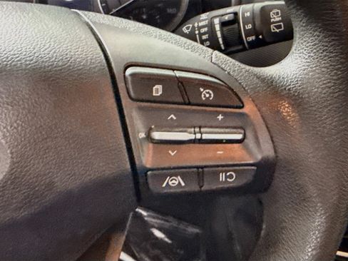 Used 2022 Hyundai Kona SEL FWD image 11