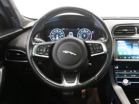 Used 2020 Jaguar F-PACE Prestige AWD/4WD image 17