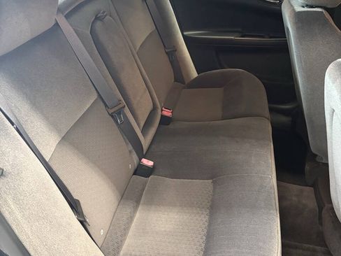 Used 2015 Chevrolet Impala LT w/ LT Sunroof Package FWD image 11