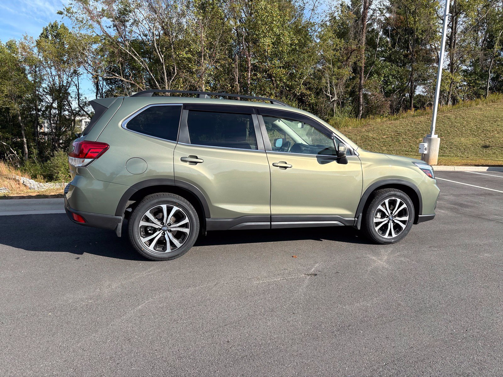 Used 2021 Subaru Forester Limited AWD/4WD image 8