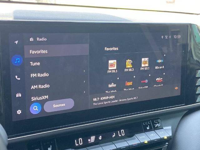 Used 2025 Toyota Camry XSE FWD image 9