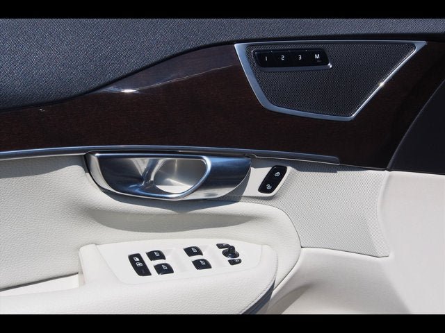 Used 2019 Volvo XC90 T6 Momentum w/ Protection Package Premier AWD/4WD image 25