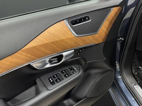 Used 2024 Volvo XC90 B5 Plus image 28