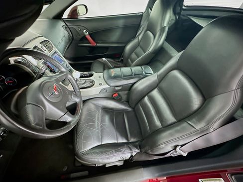 Used 2005 Chevrolet Corvette Coupe w/ Preferred Equipment Group RWD image 13