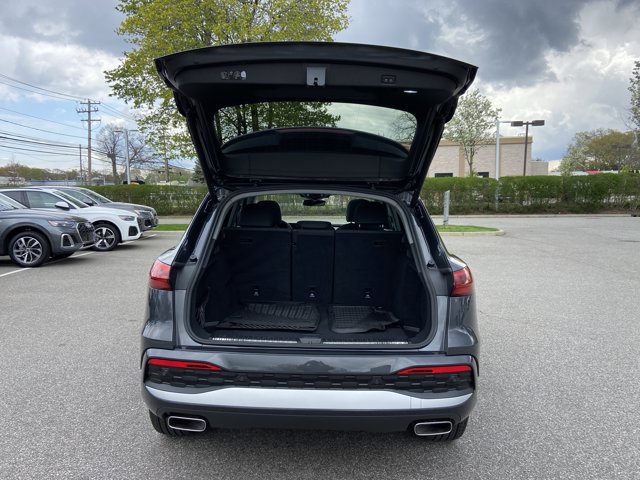Used 2025 Audi Q5 Premium w/ Convenience Package AWD/4WD image 30