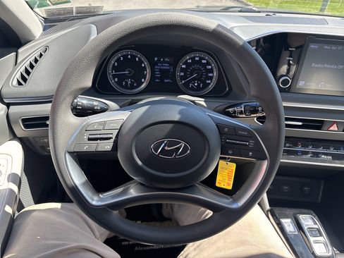Used 2023 Hyundai Sonata SE FWD image 18