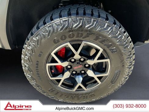 Used 2025 GMC Canyon AT4 w/ AT4X Package AWD/4WD image 14