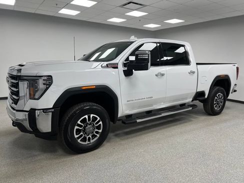 Used 2025 GMC Sierra 3500 SLT AWD/4WD image 6