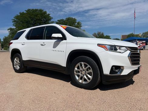 Used 2020 Chevrolet Traverse LT AWD/4WD image 1