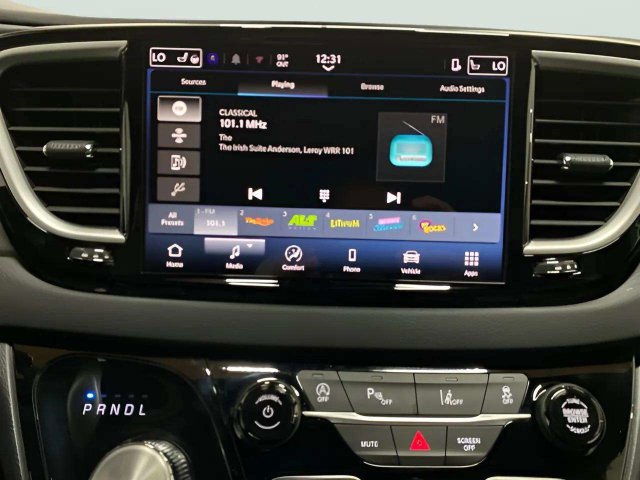Used 2025 Chrysler Pacifica Select FWD image 39