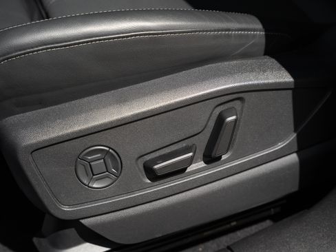 Certified 2025 Audi Q5 Premium w/ Premium Plus AWD/4WD image 22