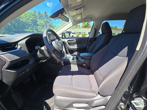 Certified 2024 Toyota RAV4 LE AWD/4WD image 21