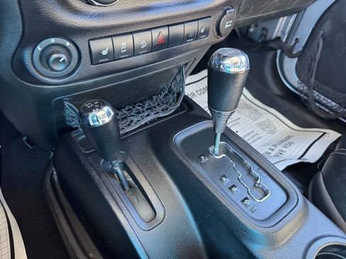 Used 2016 Jeep Wrangler Unlimited Sahara w/ Dual Top Group image 21