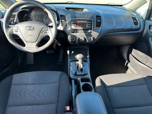 Used 2017 Kia Forte LX image 11