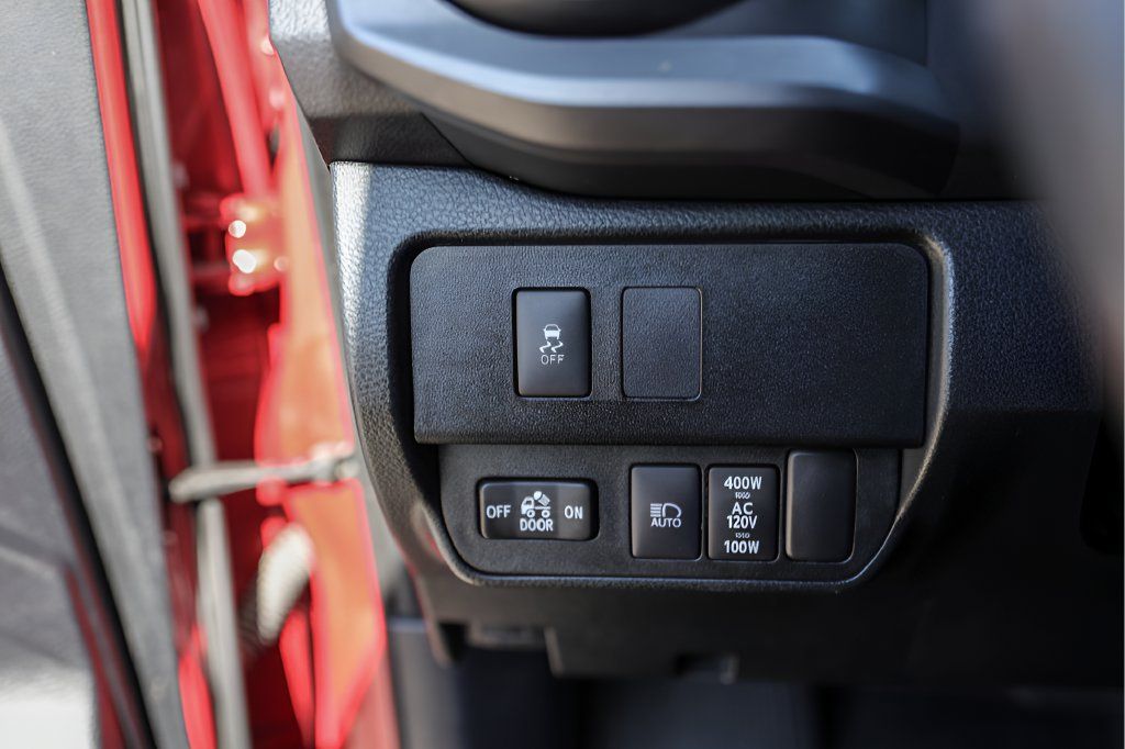 Used 2021 Toyota Tacoma TRD Sport w/ Technology Package RWD image 18