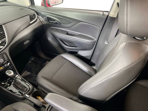 Used 2020 Buick Encore Preferred image 22