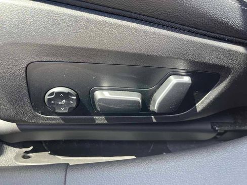 Used 2024 BMW 330i Sedan RWD image 18