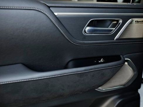 Used 2025 INFINITI QX80 Sensory image 25