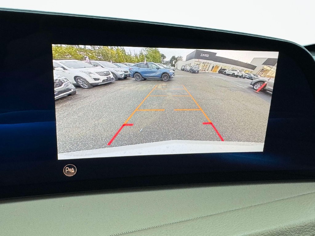 Used 2024 Cadillac XT4 Luxury w/ Cold Weather Package FWD image 28