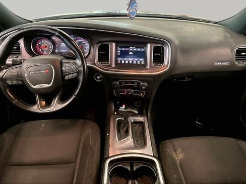 Used 2019 Dodge Charger SXT RWD image 14