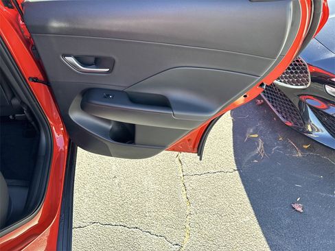 Used 2025 Hyundai Kona Limited image 16