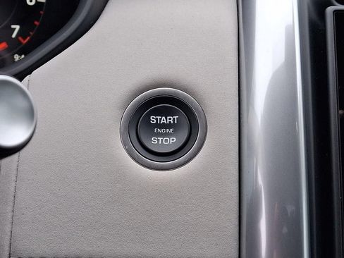 Used 2025 Land Rover Discovery S AWD/4WD image 30