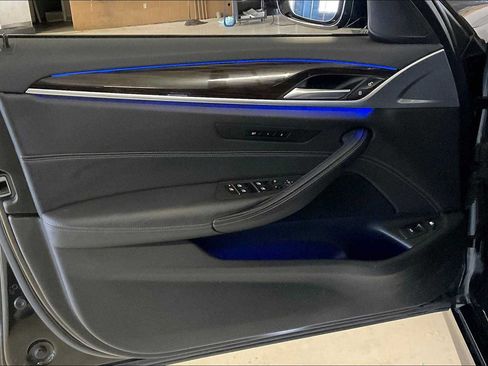 Used 2019 BMW 530e w/ M Sport Package RWD image 20