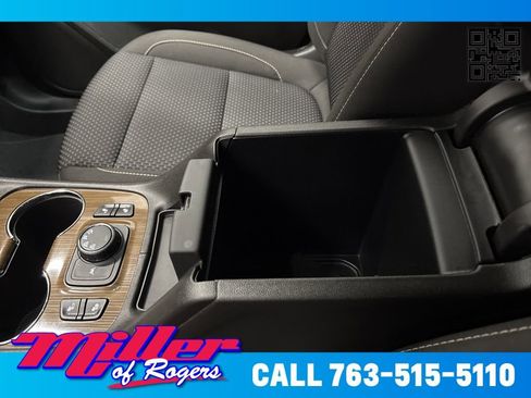 Used 2023 GMC Acadia SLE w/ Driver Convenience Package image 15